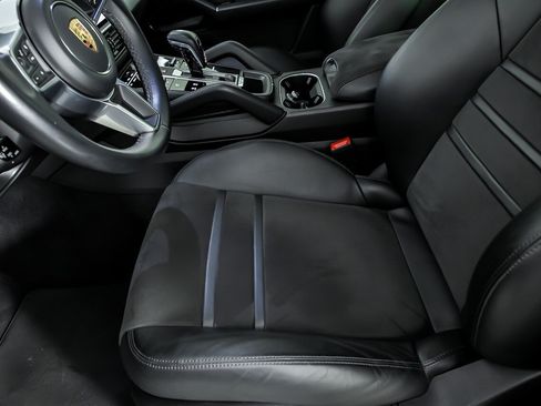 Used 2023 Porsche Cayenne GTS AWD/4WD image 17