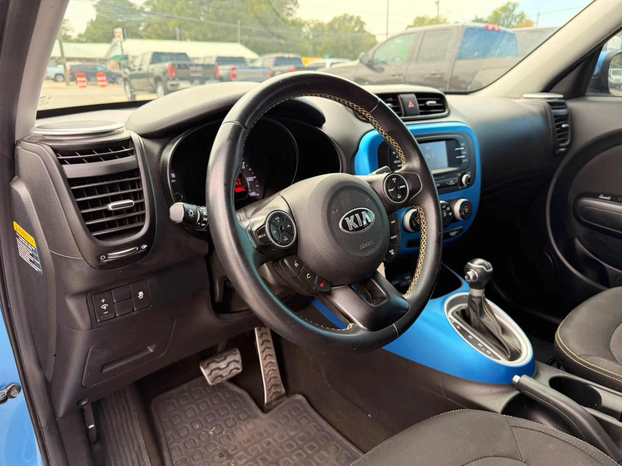 Used 2016 Kia Soul + w/ Designer's Package FWD image 11