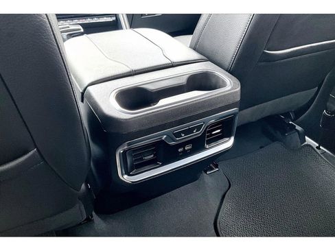 Used 2023 GMC Sierra 1500 Denali w/ Technology Package AWD/4WD image 11