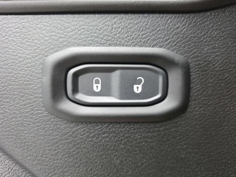 Used 2022 Jeep Wrangler Sport AWD/4WD image 22