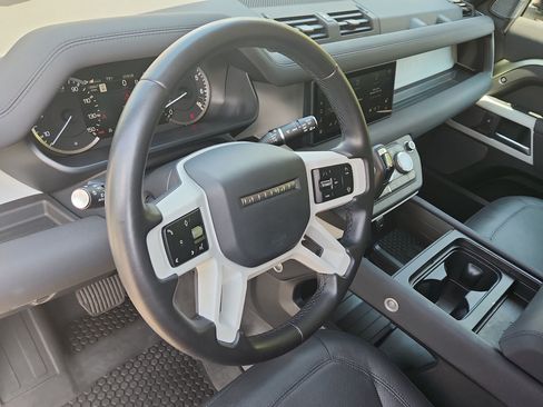 Used 2023 Land Rover Defender 110 SE AWD/4WD image 4