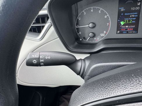 Used 2024 Toyota Corolla Cross L image 31