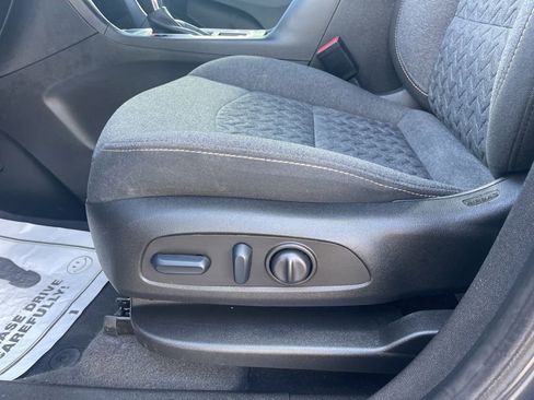 Used 2022 Chevrolet Equinox LT image 19