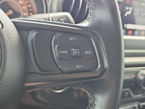 Used 2021 Jeep Gladiator Sport AWD/4WD image 26