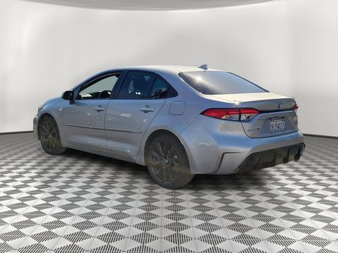 Used 2024 Toyota Corolla SE w/ SE Package FWD image 4