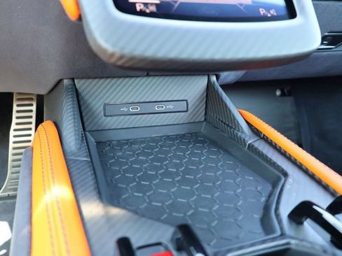 Used 2024 Lamborghini Revuelto AWD/4WD image 31