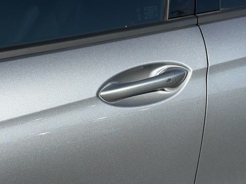 Used 2025 Buick Envista Sport Touring w/ Convenience I Package FWD image 8