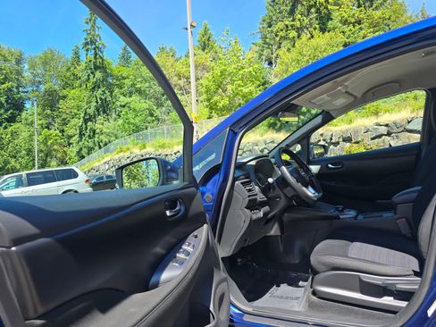 Used 2023 Nissan Leaf S FWD image 18
