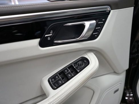 Used 2020 Porsche Macan S image 26