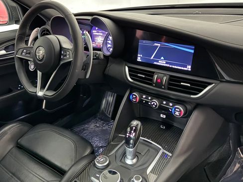 Used 2019 Alfa Romeo Giulia Ti image 25