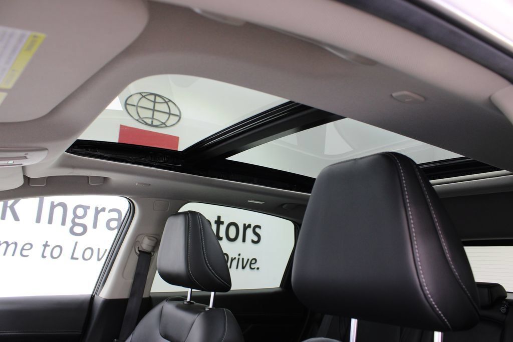 Used 2025 Nissan Murano SL AWD/4WD image 13