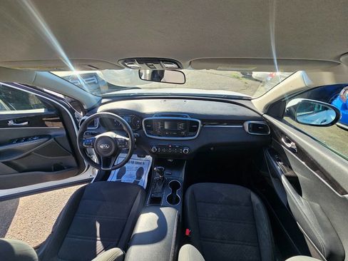 Used 2016 Kia Sorento FWD image 16