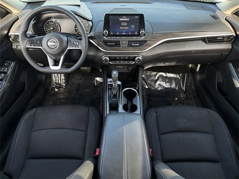 Used 2023 Nissan Altima 2.5 SV image 10