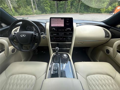 Used 2024 INFINITI QX80 Sensory AWD/4WD image 12