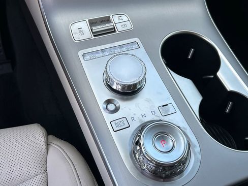 New 2026 Genesis GV70 2.5T Select AWD/4WD image 32