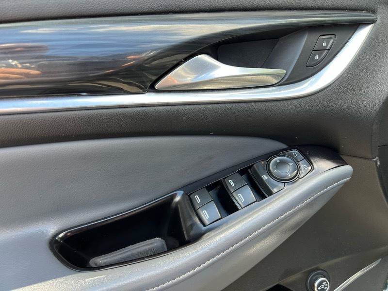 Used 2020 Buick Enclave Essence AWD/4WD image 29