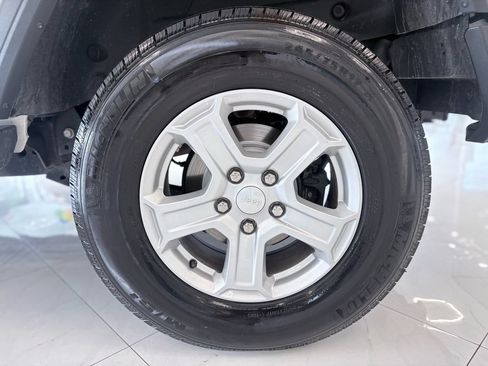 Used 2018 Jeep Wrangler Unlimited Sport S AWD/4WD image 42