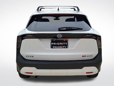 New 2026 Nissan Kicks SR w/ SR Premium Package image 4