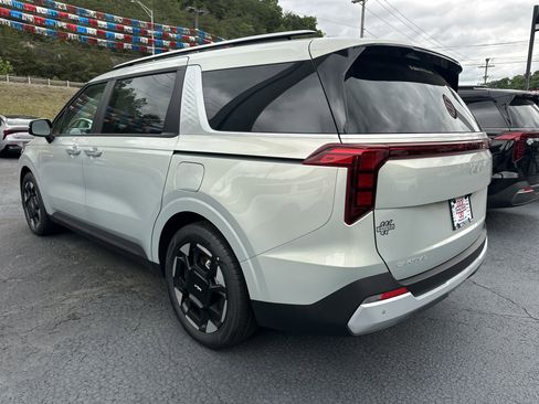 New 2026 Kia Carnival EX FWD image 4