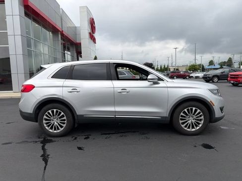 Used 2017 Lincoln MKX Select w/ Lincoln MKX Climate Package AWD/4WD image 8