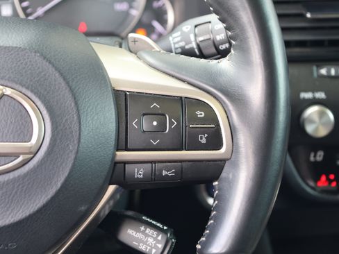 Used 2020 Lexus RX 450hL AWD w/ Premium Package image 21