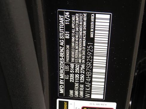 Used 2025 Mercedes-Benz C 300 4MATIC Sedan image 9
