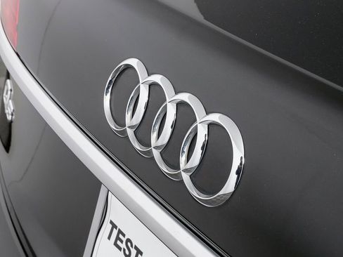 Used 2023 Audi Q5 2.0T Premium Plus w/ Premium Plus Package image 37