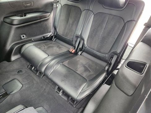 Used 2022 Jeep Grand Cherokee L Altitude image 32