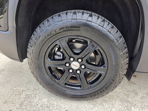 Used 2023 GMC Acadia AT4 AWD/4WD image 17