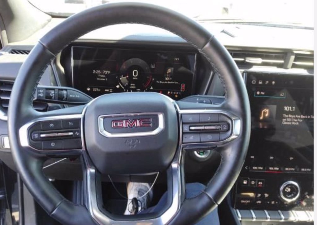 Used 2025 GMC Terrain Elevation AWD/4WD image 3