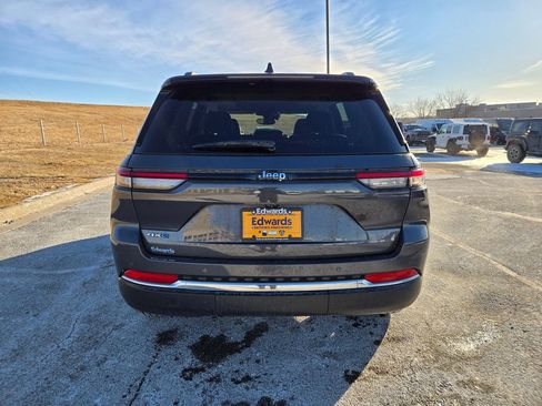 Used 2022 Jeep Grand Cherokee Limited 4xe image 2