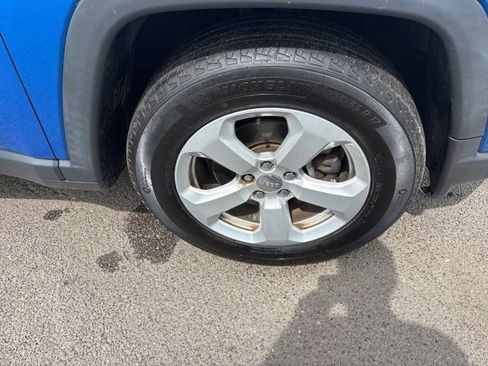 Used 2018 Jeep Compass Latitude w/ Popular Equipment Group AWD/4WD image 41