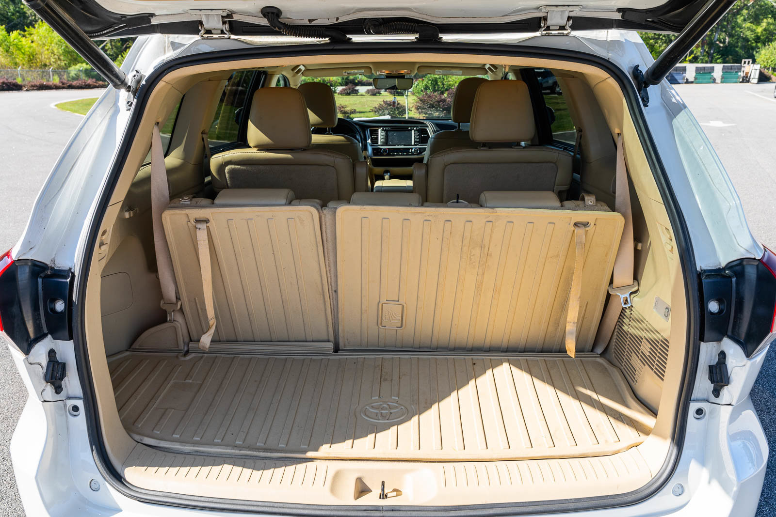 Used 2019 Toyota Highlander XLE FWD image 20