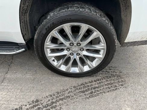 Used 2019 Cadillac Escalade Luxury AWD/4WD image 11