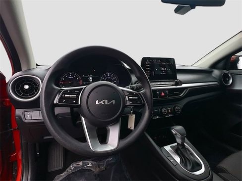 Used 2023 Kia Forte LXS image 9