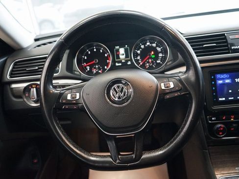 Used 2018 Volkswagen Passat 2.0T SE image 31