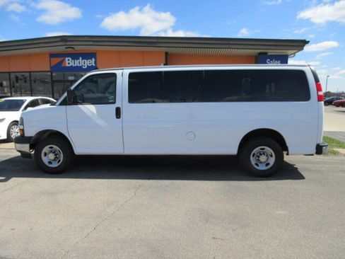 Used 2024 Chevrolet Express 3500 LT w/ LT Preferred Equipment Group RWD image 2