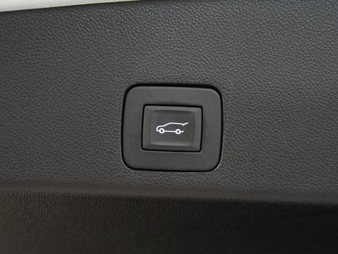 Used 2023 Buick Encore GX Essence w/ Experience Buick Package FWD image 11