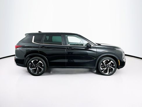 Used 2023 Mitsubishi Outlander SE FWD image 9
