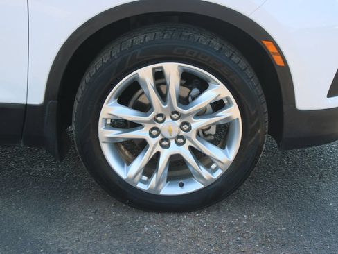 Used 2020 Chevrolet Blazer LT w/ Sound & Technology Package FWD image 12