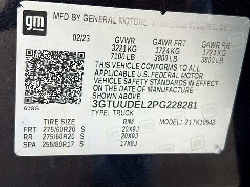 Used 2023 GMC Sierra 1500 SLT w/ SLT Premium Plus Package AWD/4WD image 32