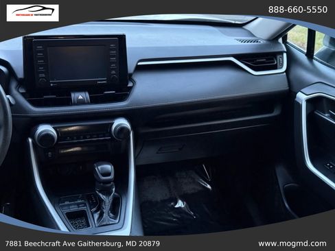 Used 2021 Toyota RAV4 LE image 29