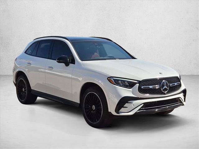 Used 2025 Mercedes-Benz GLC 300 4MATIC image 3