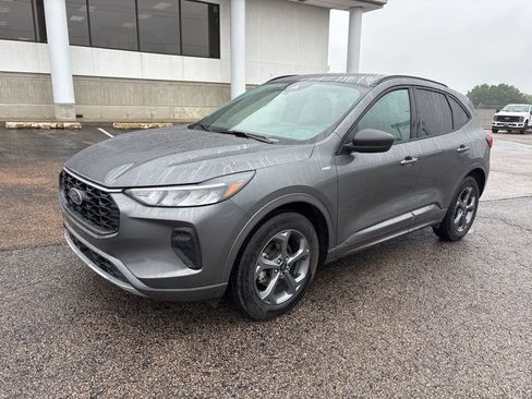 Used 2023 Ford Escape ST-Line w/ Tech Pack #1 AWD/4WD image 3