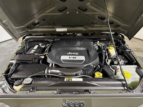 Used 2015 Jeep Wrangler Unlimited Sport w/ Connectivity Group image 26