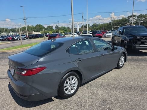 Used 2025 Toyota Camry LE FWD image 4