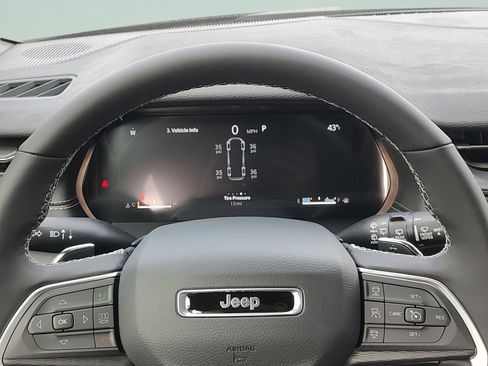New 2025 Jeep Grand Cherokee L Altitude RWD image 12