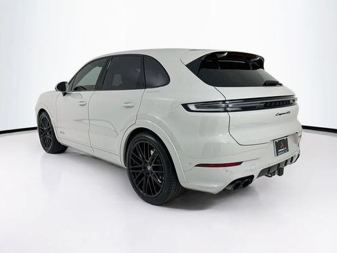 Certified 2025 Porsche Cayenne GTS AWD/4WD image 3