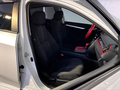 Used 2019 Honda Civic EX image 8