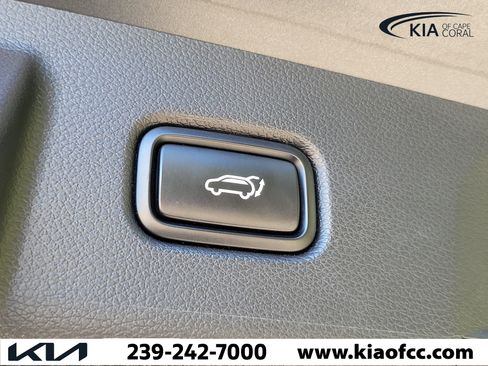 Used 2022 Kia Telluride SX FWD image 11